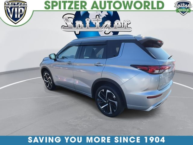 2023 Mitsubishi Outlander Base