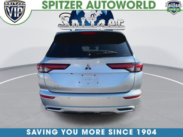2023 Mitsubishi Outlander Base