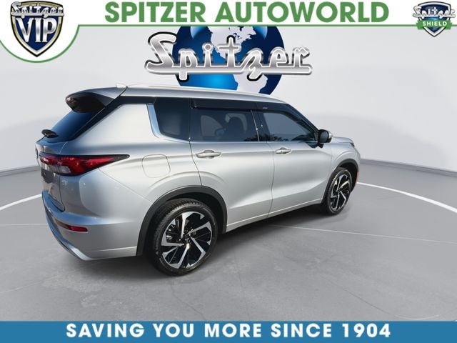 2023 Mitsubishi Outlander Base