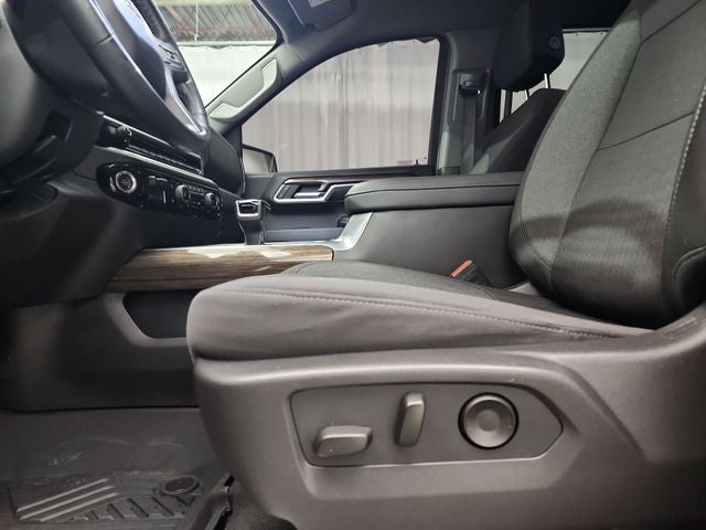 2024 Chevrolet Silverado 1500 LT LT1