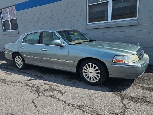 2004 Lincoln Town Car Signature