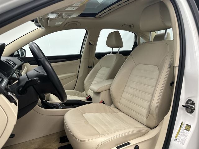 2014 Volkswagen Passat TDI SEL Premium