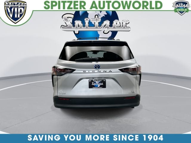 2024 Toyota Sienna LE 8 Passenger