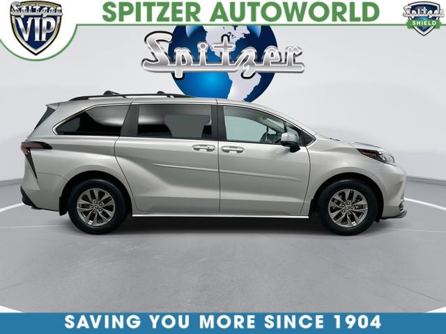 2024 Toyota Sienna LE 8 Passenger