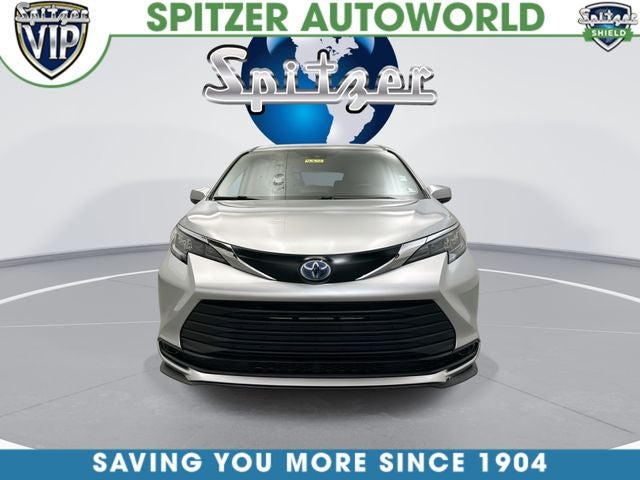 2024 Toyota Sienna LE 8 Passenger