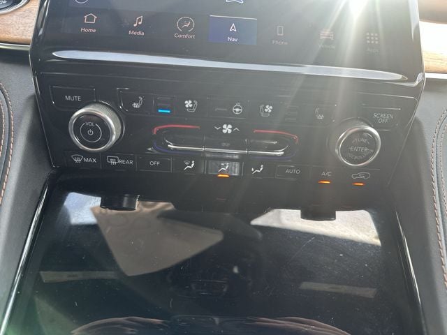 2022 Jeep Grand Cherokee Summit Reserve