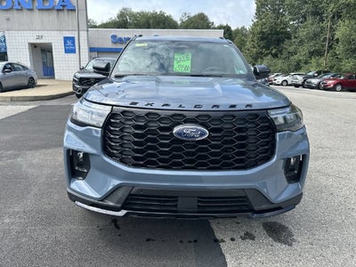 2025 Ford Explorer ST-Line