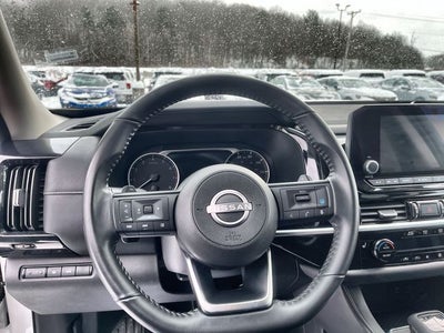 2025 Nissan Pathfinder SV