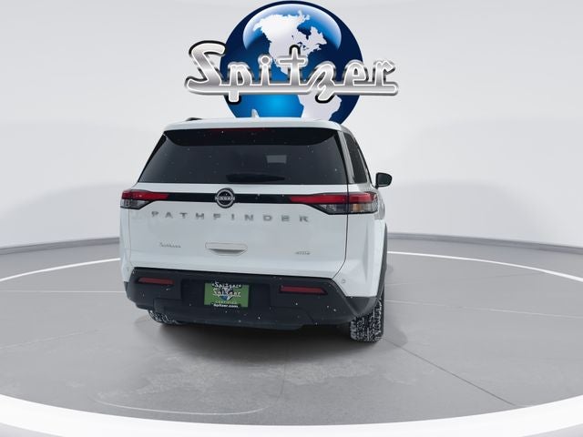 2025 Nissan Pathfinder SV