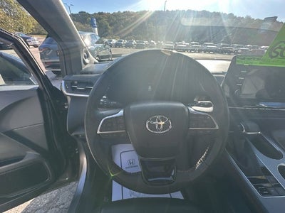 2022 Toyota Sienna XSE 7 Passenger