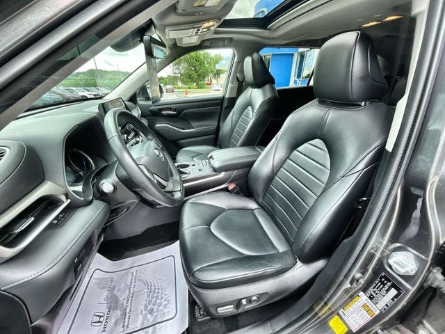 2022 Toyota Highlander Hybrid XLE