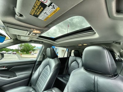 2022 Toyota Highlander Hybrid XLE