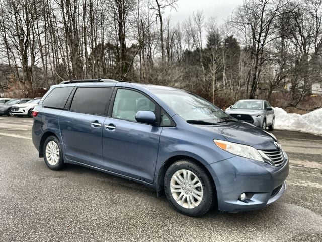 2016 Toyota Sienna XLE