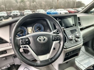 2016 Toyota Sienna XLE