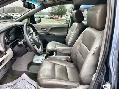 2016 Toyota Sienna XLE