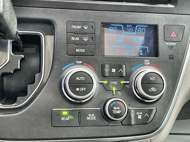 2016 Toyota Sienna XLE