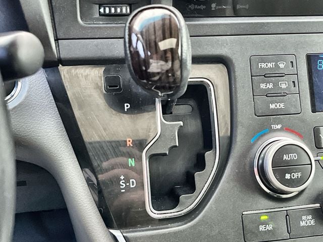 2016 Toyota Sienna XLE