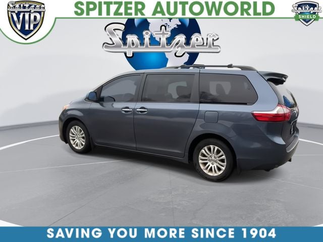 2016 Toyota Sienna XLE