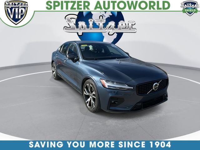 2024 Volvo S60 B5 Plus Dark Theme