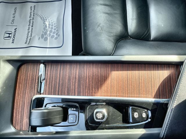 2024 Volvo S60 B5 Plus Dark Theme