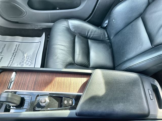 2024 Volvo S60 B5 Plus Dark Theme