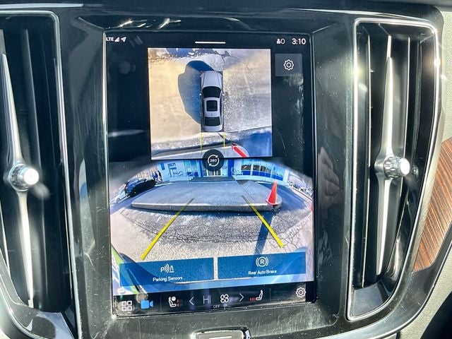 2024 Volvo S60 B5 Plus Dark Theme