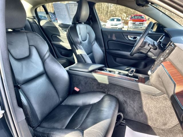 2024 Volvo S60 B5 Plus Dark Theme