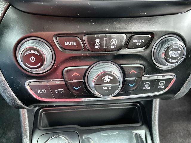 2023 Jeep Cherokee Trailhawk
