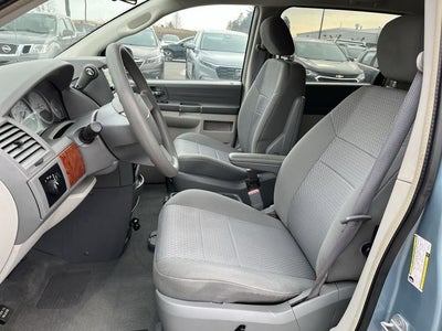 2008 Chrysler Town & Country LX