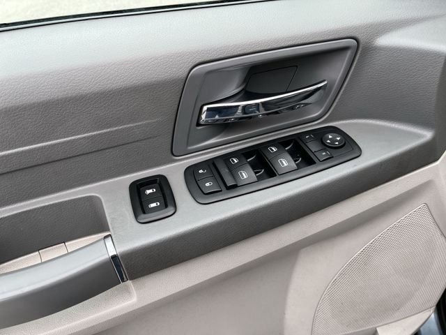 2008 Chrysler Town & Country LX