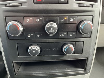 2008 Chrysler Town & Country LX