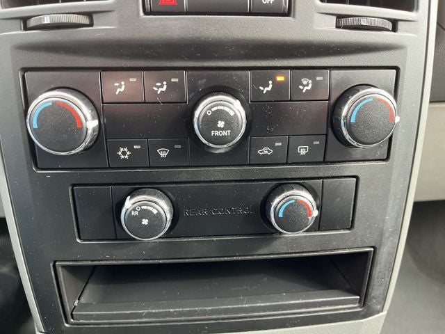 2008 Chrysler Town & Country LX