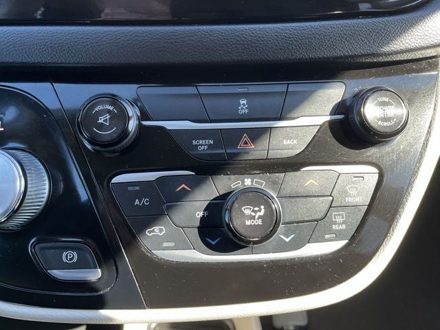 2017 Chrysler Pacifica LX