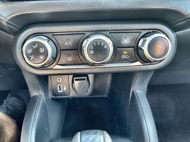 2023 Nissan Versa 1.6 S