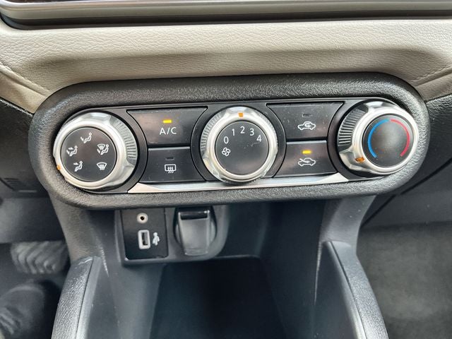 2022 Nissan Versa 1.6 SV
