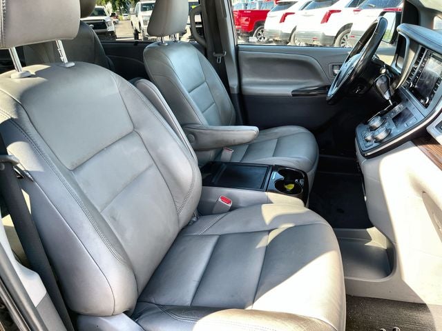 2019 Toyota Sienna XLE 7 Passenger