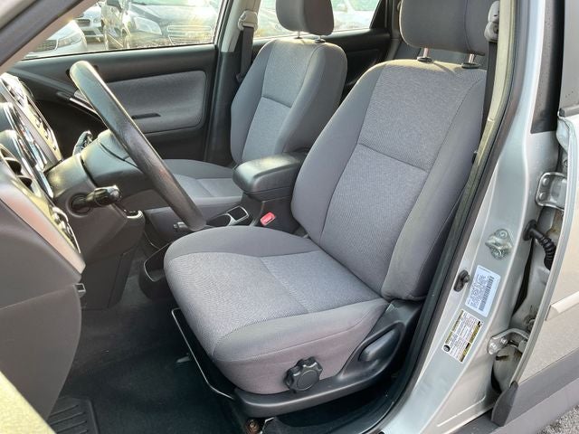 2004 Pontiac Vibe Base