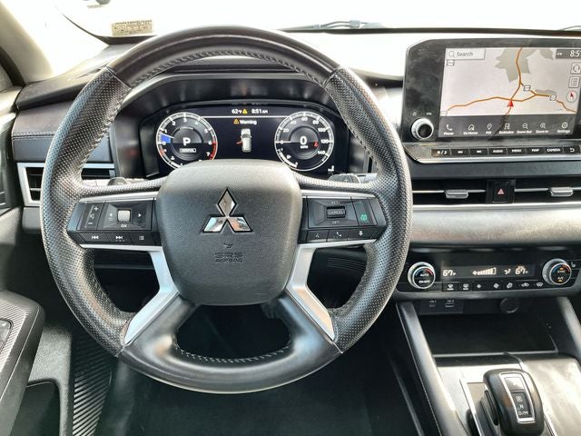 2023 Mitsubishi Outlander SE