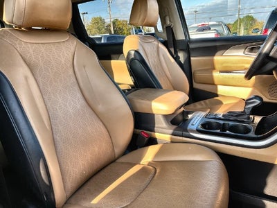 2023 Kia Carnival LX Seat Package