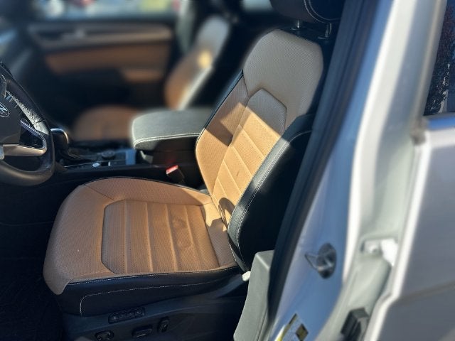 2023 Volkswagen Atlas Cross Sport 3.6L V6 SEL Premium R-Line
