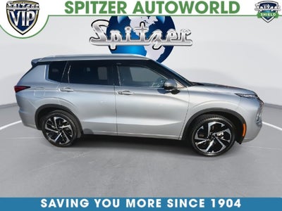 2023 Mitsubishi Outlander Base