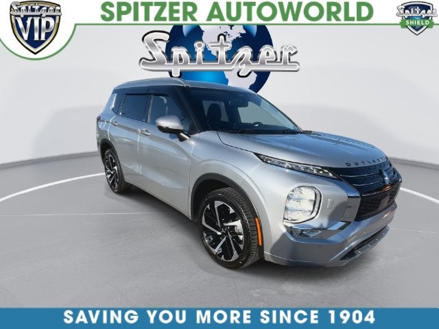 2023 Mitsubishi Outlander Base