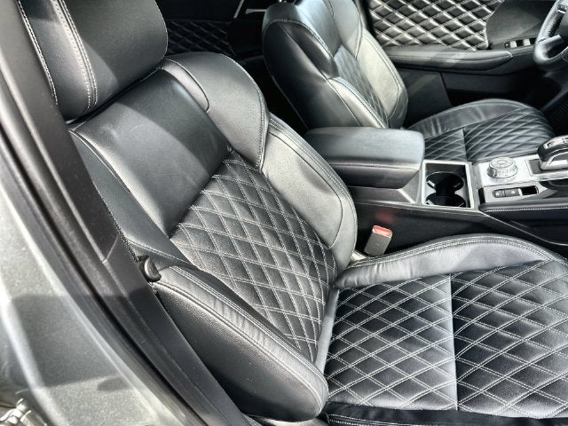 2023 Mitsubishi Outlander Base