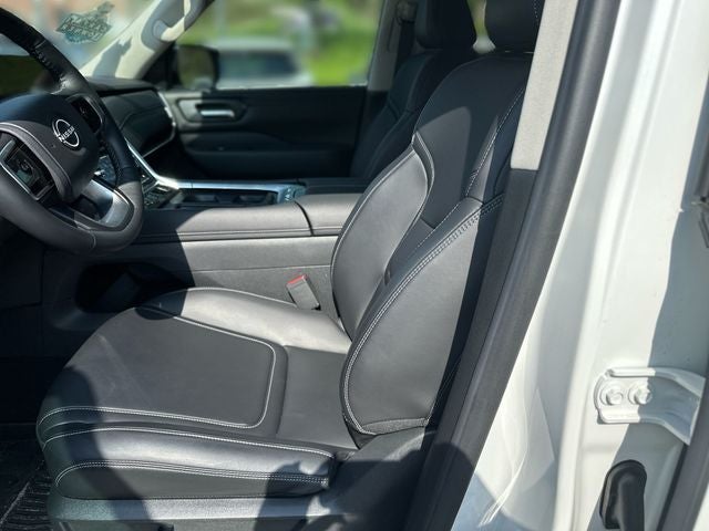2025 Nissan Armada SV
