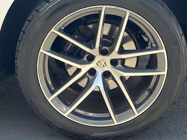 2023 Porsche Macan T