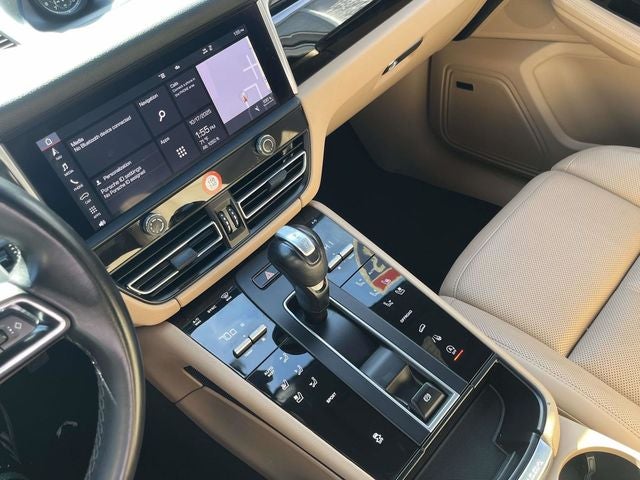 2023 Porsche Macan T