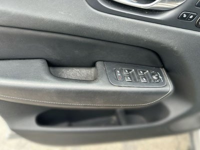 2023 Volvo XC60 B6 Ultimate Bright Theme