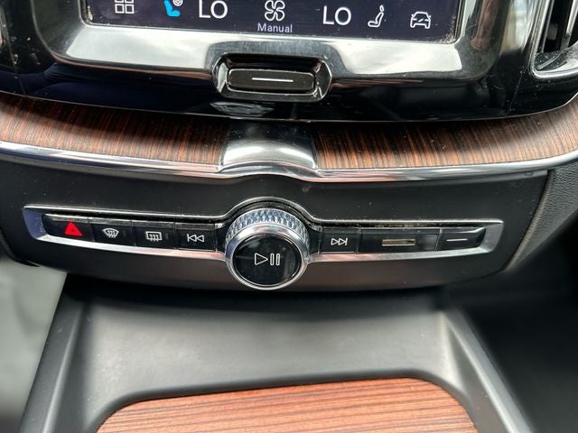 2023 Volvo XC60 B6 Ultimate Bright Theme