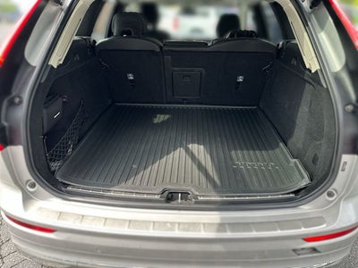 2023 Volvo XC60 B6 Ultimate Bright Theme