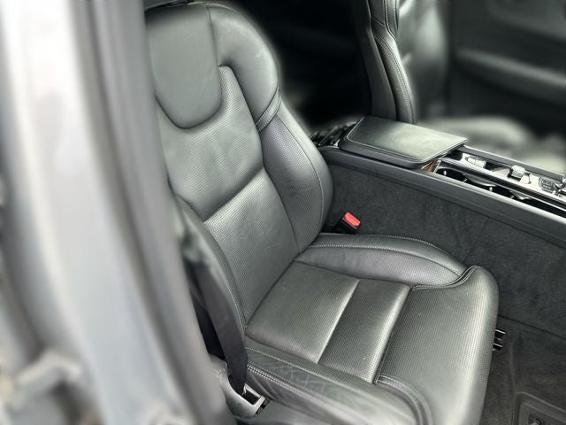 2023 Volvo XC60 B6 Ultimate Bright Theme